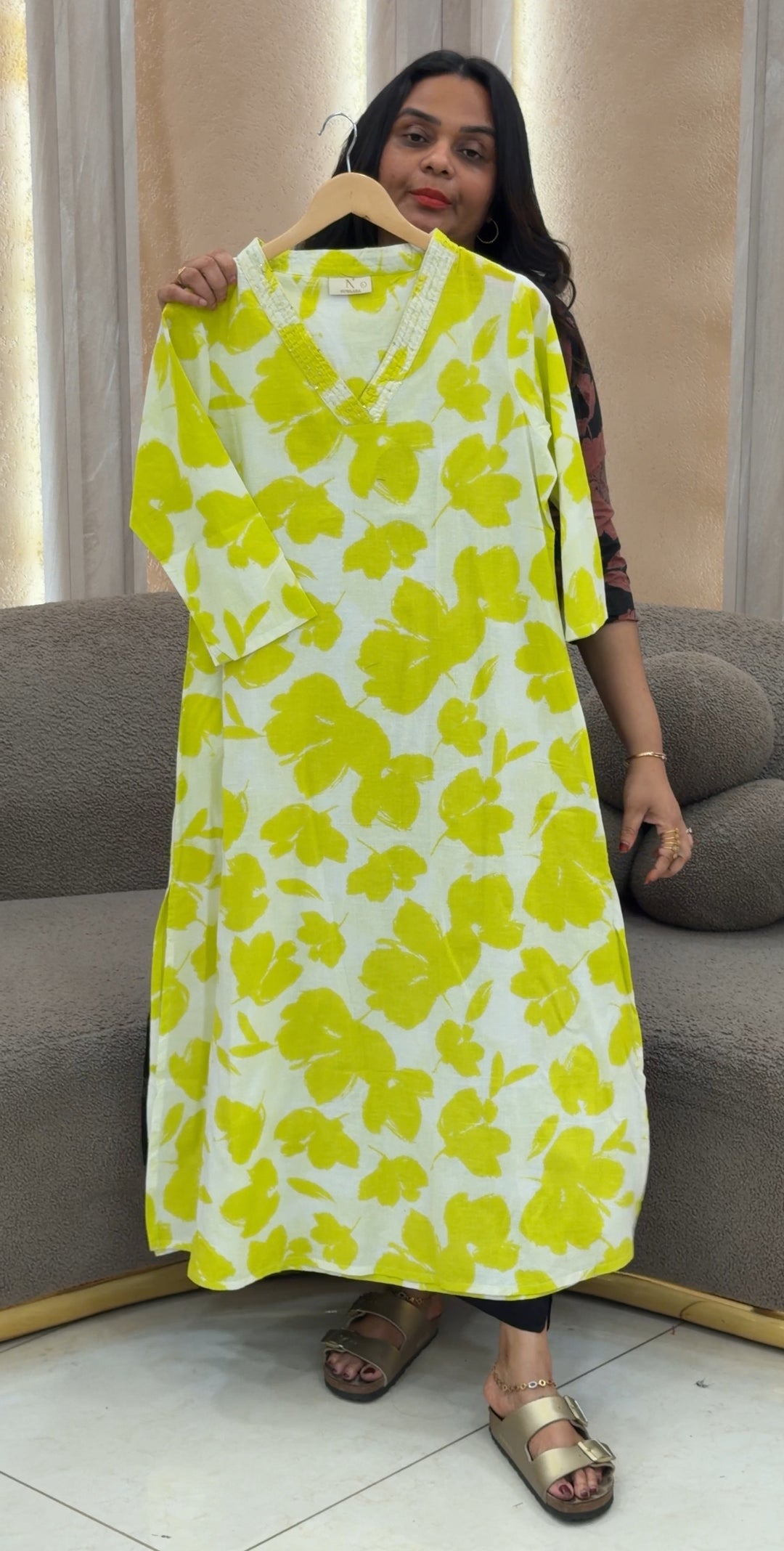 PRINTED SLITTED TOPS  - NUWA-423