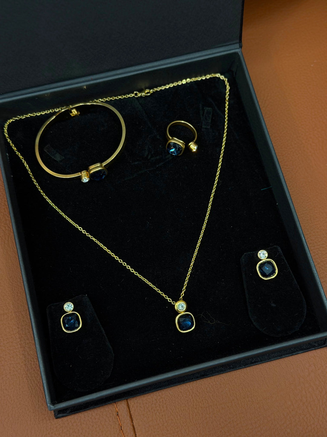 DESIGNER NECKLACE SETS - NUWA - 1988