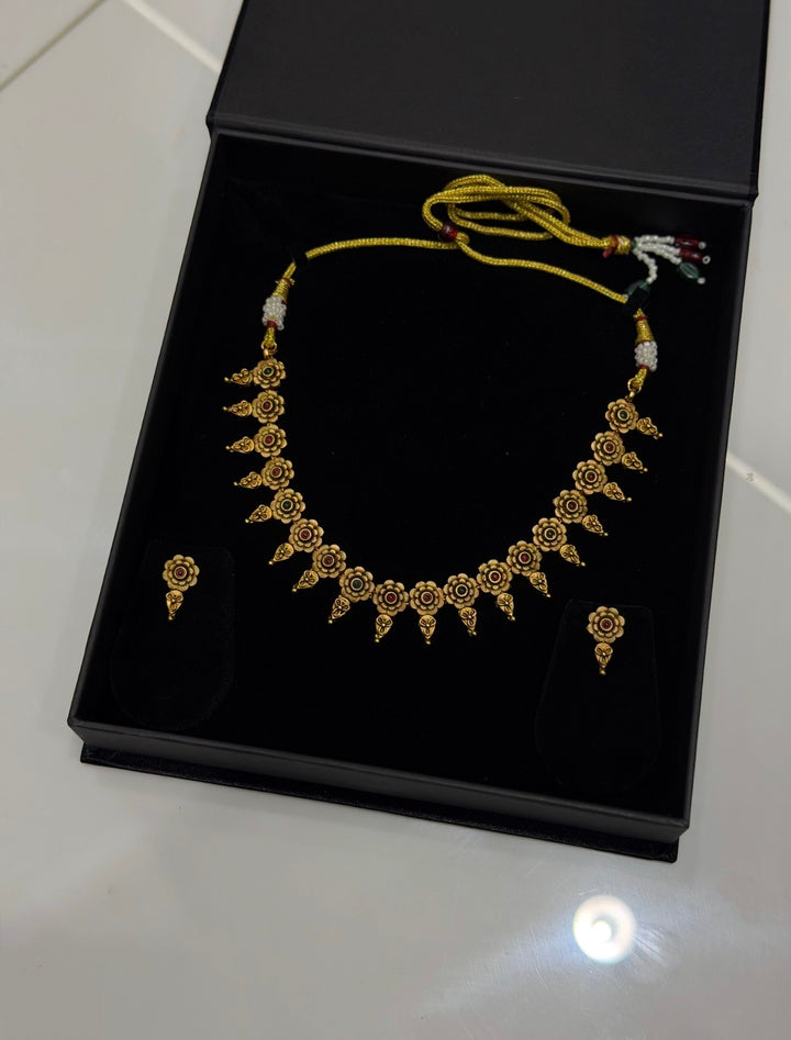 DESIGNER CHAIN SETS - NUWA-1774