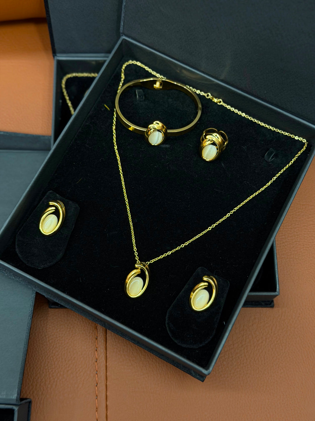 DESIGNER NECKLACE SETS - NUWA - 1988