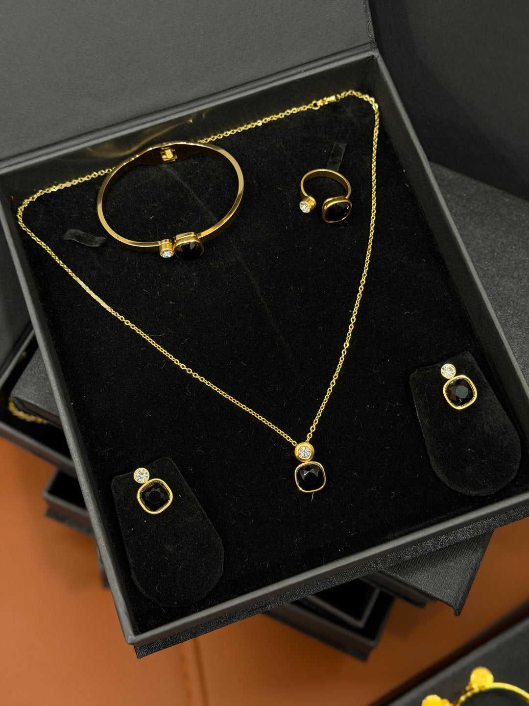 DESIGNER NECKLACE SETS - NUWA - 1988