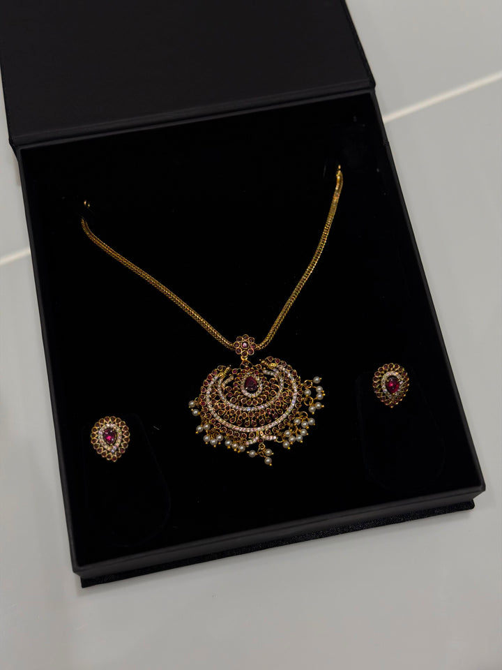 DESIGNER CHAIN SETS - NUWA - 1810