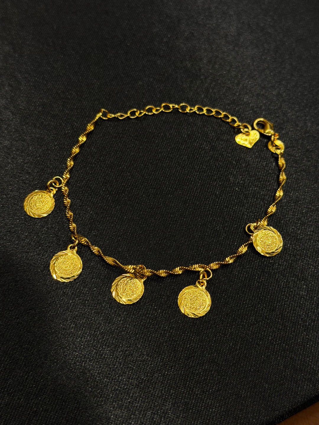 DESIGNER HAND CHAIN - IHA 1981
