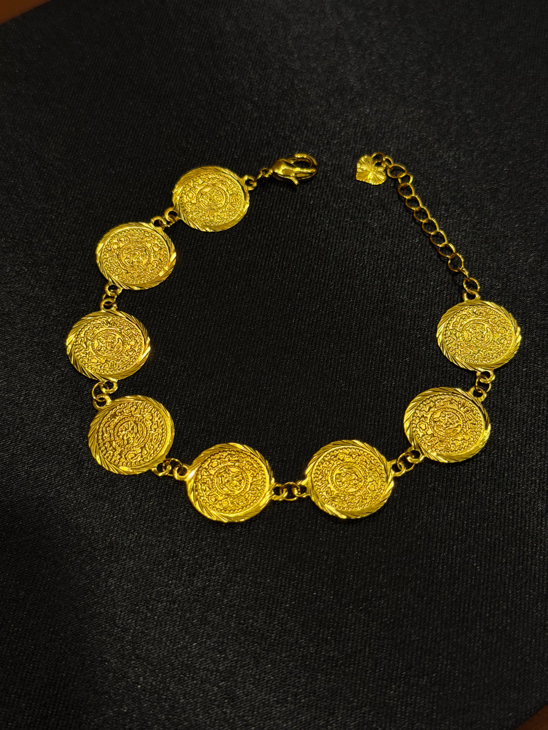 DESIGNER HAND CHAIN - IHA 1981