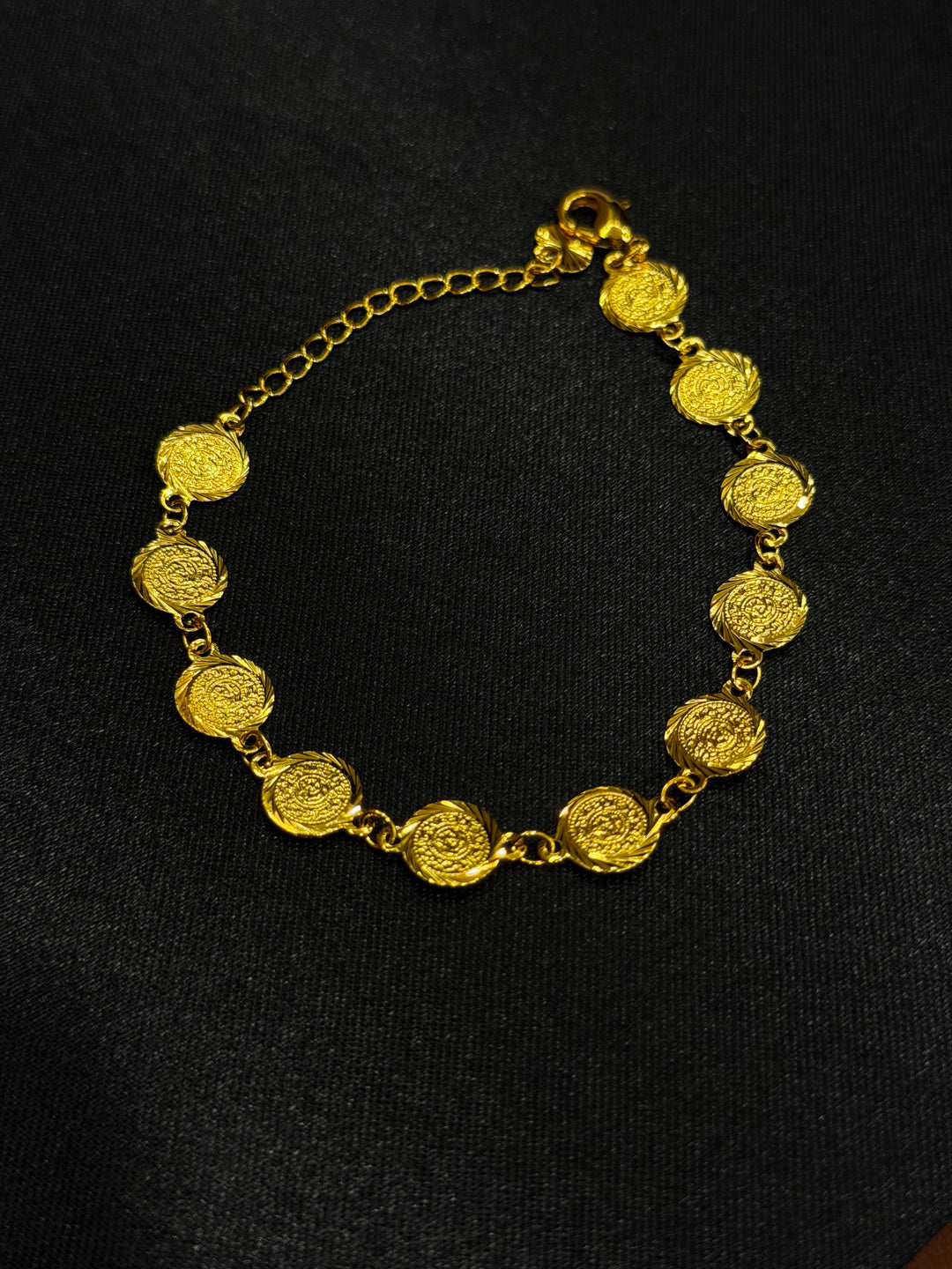 DESIGNER HAND CHAIN - IHA 1981