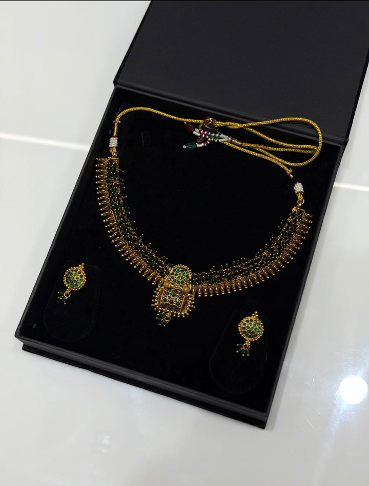 DESIGNER CHAIN SETS - NUWA-1774