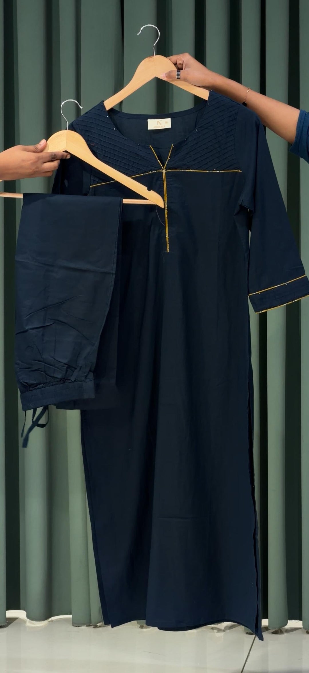 SLITTED TOP AND BOTTOM - NUWA - 2494