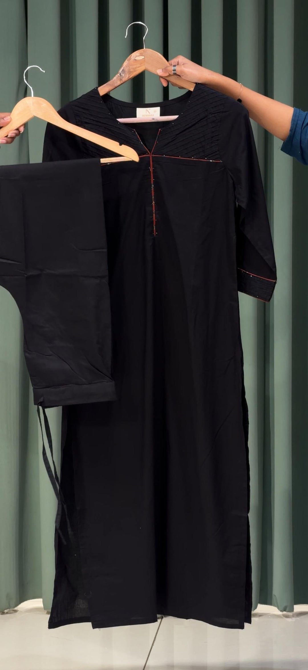 SLITTED TOP AND BOTTOM - NUWA - 2494